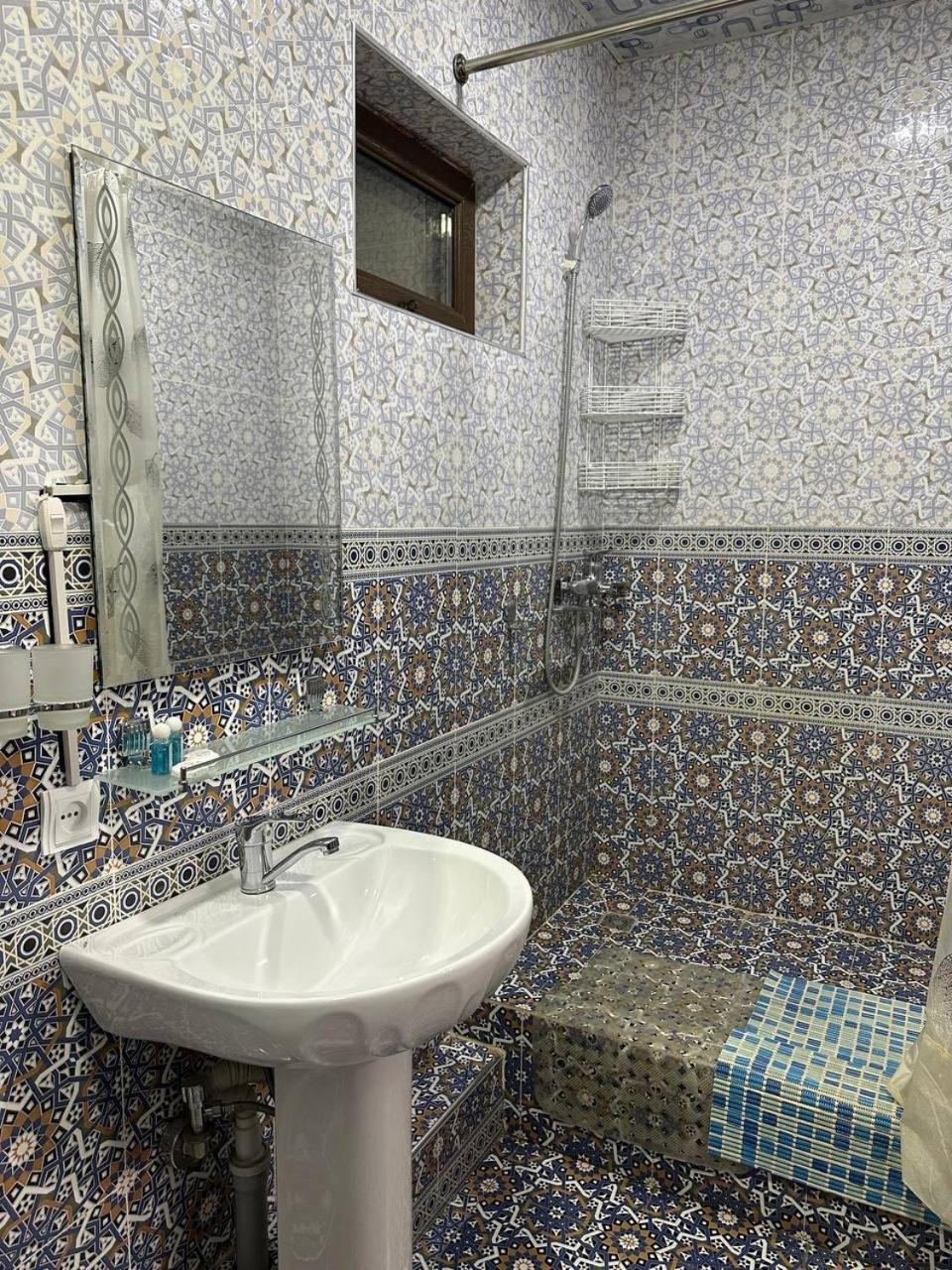 Vostok Hotel Бухара Екстериор снимка