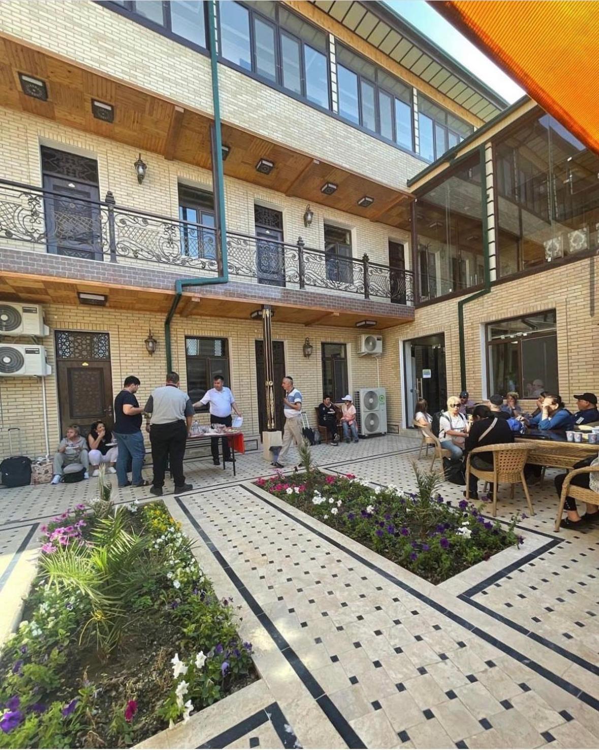 Vostok Hotel Бухара Екстериор снимка